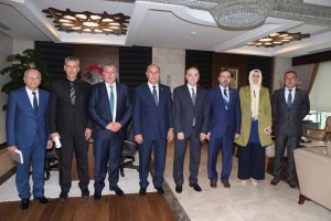 Milletvekillerimiz Sn. Ayşe DOĞAN,Sn. Mustafa YEL ve Sn, Metin AKGÜN OSB Bölge Müdürlerimiz, Bakanımız Sn.Dr. Faruk ÖZLÜ'yü makamında ziyaret etti.